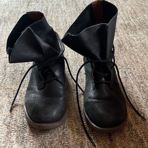 Lucky Brand tie wrap booties
